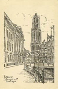 602445 Gezicht op de Stadhuisbrug te Utrecht, met links het Stadhuis en op de achtergrond de Domtoren.01-01-1930-31-12-1950